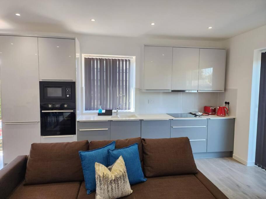 Paradigm Court, Luxury 2-bedroom F3, Apartment