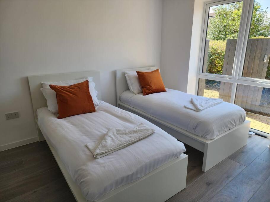 Paradigm Court, Luxury 2-bedroom F3,