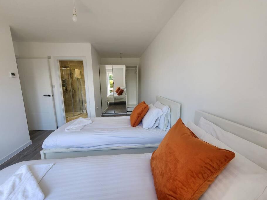 Apartment Paradigm Court, Luxury 2-bedroom F3, Oxford