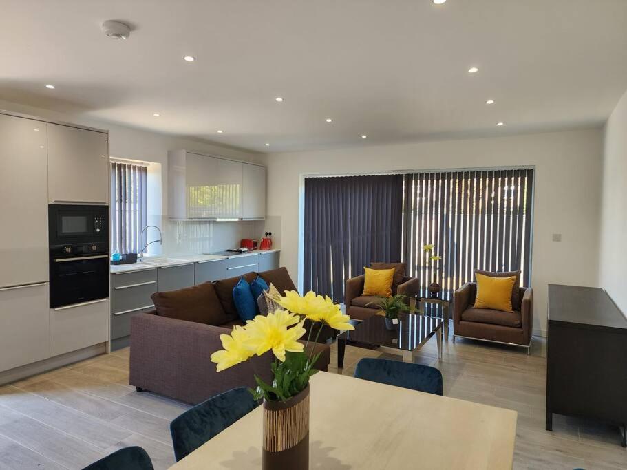 Apartment Paradigm Court, Luxury 2-bedroom F3, Oxford