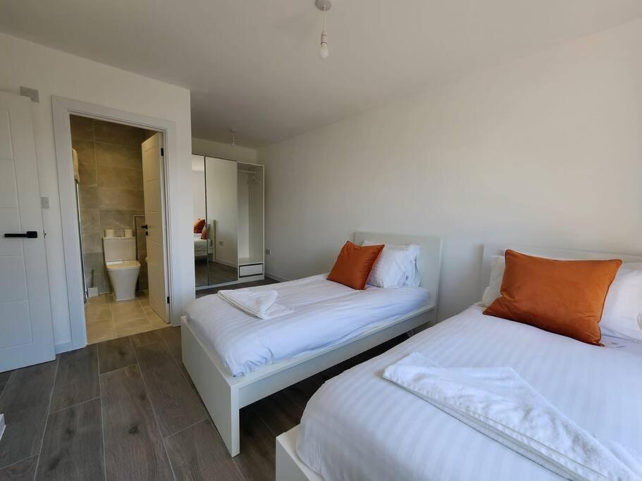Apartment Paradigm Court, Luxury 2-bedroom F3, Oxford
